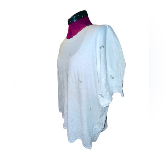 24/7 Dawson Embroidered Floral Crew Neck Tee 3x NWOT - Picture 6 of 10